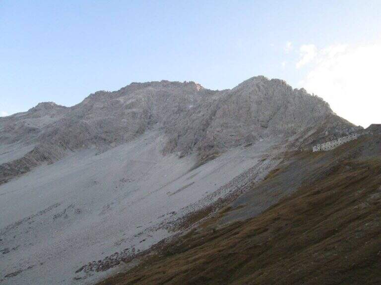 Sentiero Attrezzato degli Alpini a Punta Charrà - foto 3