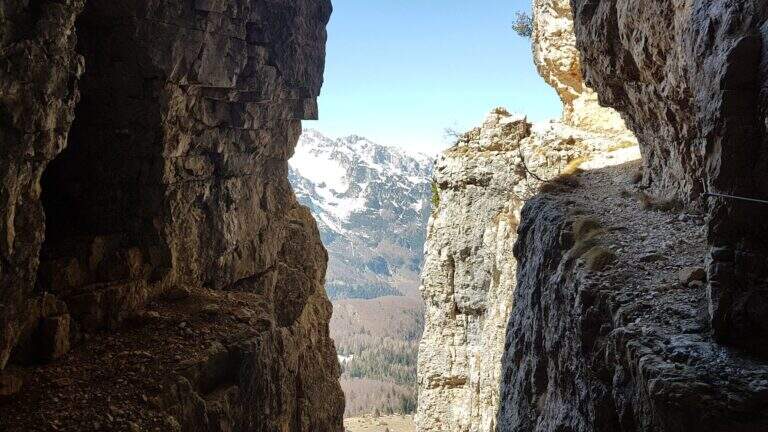 Sentiero Attrezzato al Monte Cornetto – Passo Campogrosso - foto 3