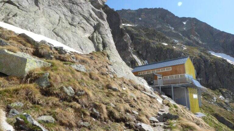 Sentiero Attrezzato al Rifugio Dalmazzi – Bacino del Triolet